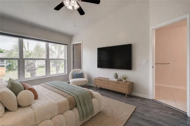 904 Hampton Cir 94, Naples, Florida 34105