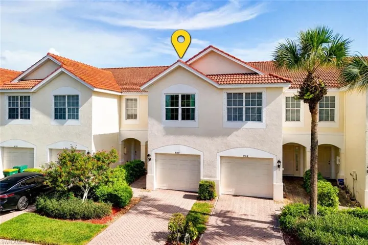 904 Hampton Cir 94, Naples, Florida 34105