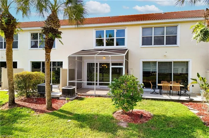 904 Hampton Cir 94, Naples, Florida 34105