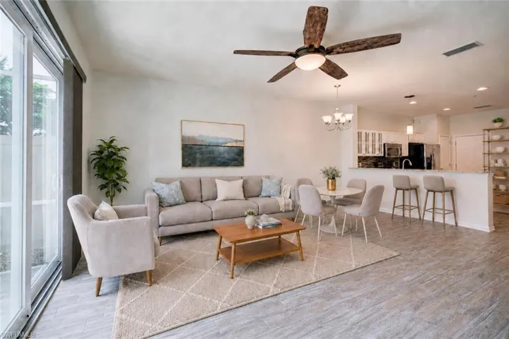 904 Hampton Cir 94, Naples, Florida 34105