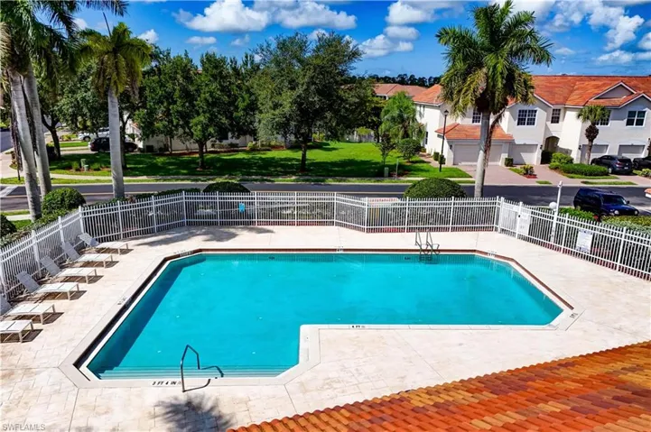904 Hampton Cir 94, Naples, Florida 34105