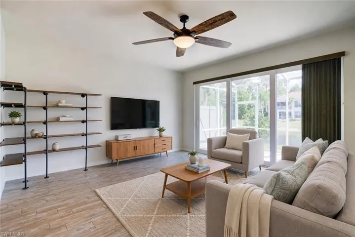 904 Hampton Cir 94, Naples, Florida 34105