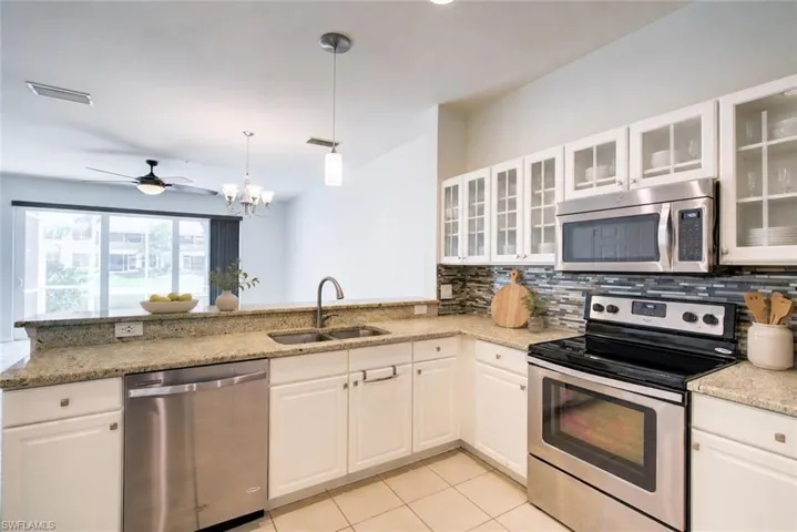 904 Hampton Cir 94, Naples, Florida 34105