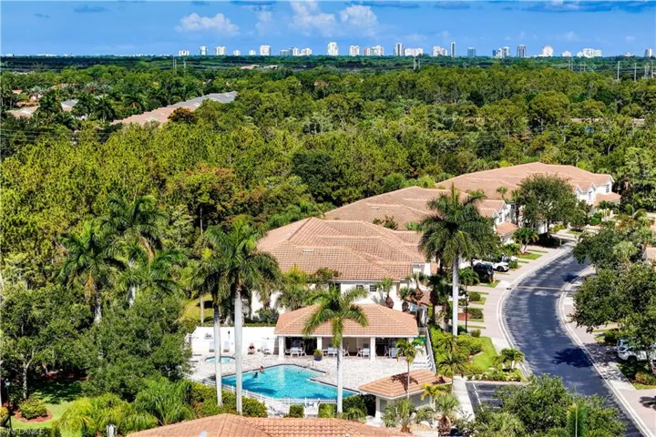 904 Hampton Cir 94, Naples, Florida 34105