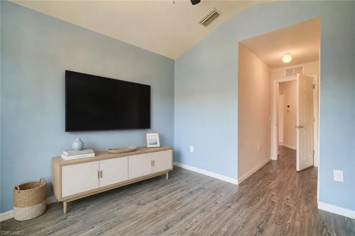 904 Hampton Cir 94, Naples, Florida 34105