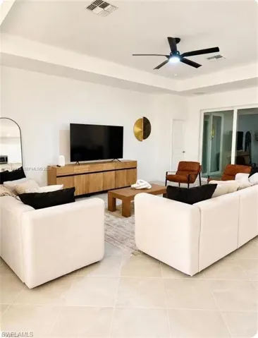 9291 Aqua Overlook Ct, Lehigh Acres, Florida 33936