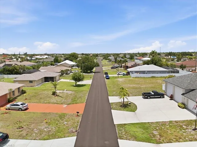 4215 Sw 9th Pl, Cape Coral, Florida 33914