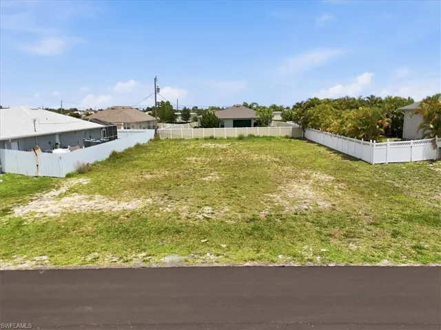 4215 Sw 9th Pl, Cape Coral, Florida 33914