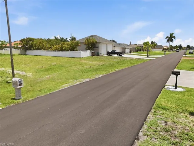 4215 Sw 9th Pl, Cape Coral, Florida 33914