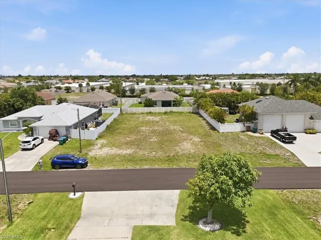4215 Sw 9th Pl, Cape Coral, Florida 33914