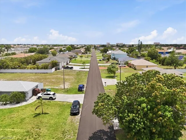 4215 Sw 9th Pl, Cape Coral, Florida 33914