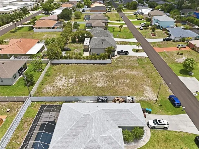 4215 Sw 9th Pl, Cape Coral, Florida 33914