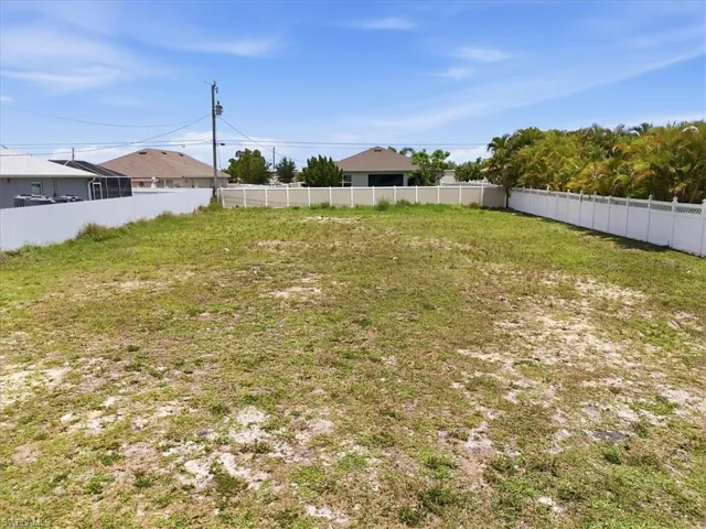 4215 Sw 9th Pl, Cape Coral, Florida 33914