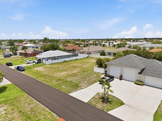 4215 Sw 9th Pl, Cape Coral, Florida 33914