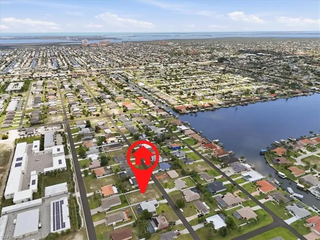 4215 Sw 9th Pl, Cape Coral, Florida 33914