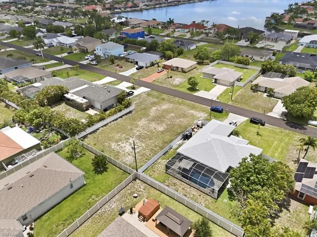 4215 Sw 9th Pl, Cape Coral, Florida 33914