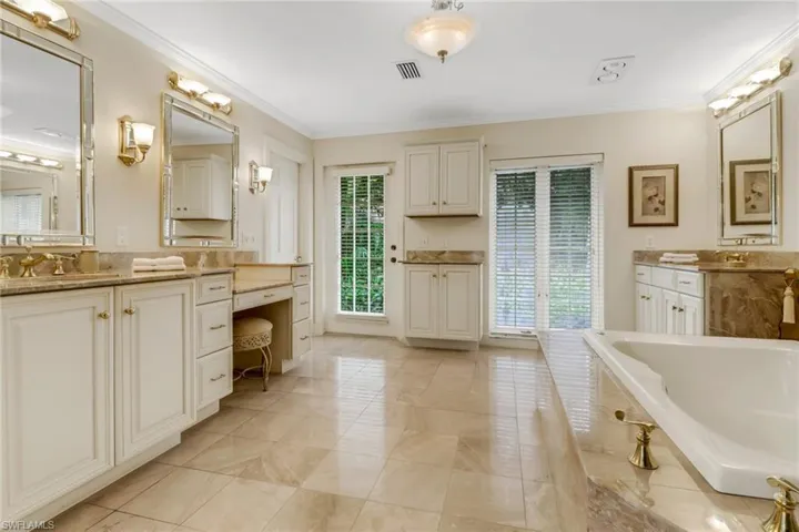 12857  Coco Plum  LN, Naples, FL 34119