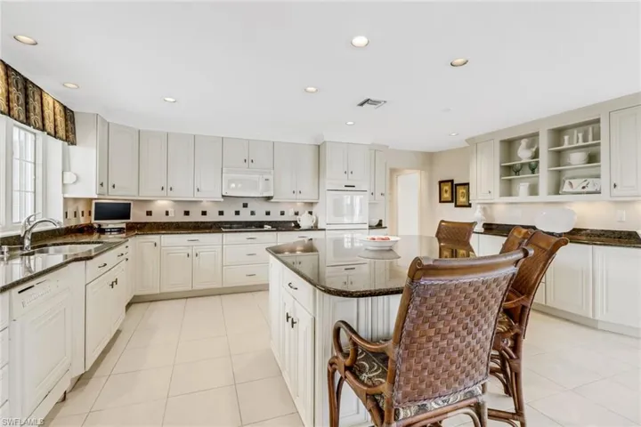 12857  Coco Plum  LN, Naples, FL 34119