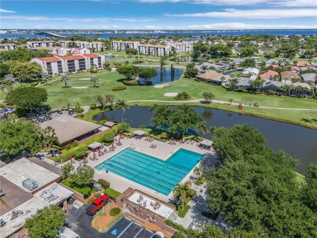 Helm Club Pool
