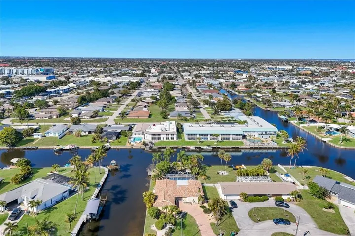 5201 Willow Ct, Cape Coral, Florida 33904