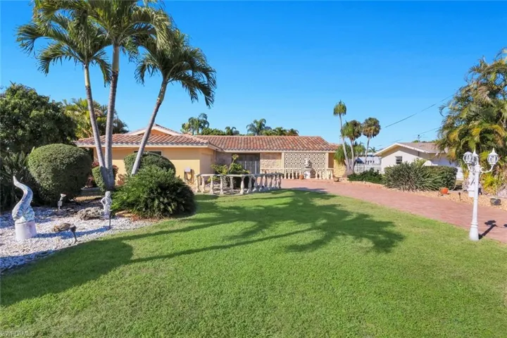5201 Willow Ct, Cape Coral, Florida 33904