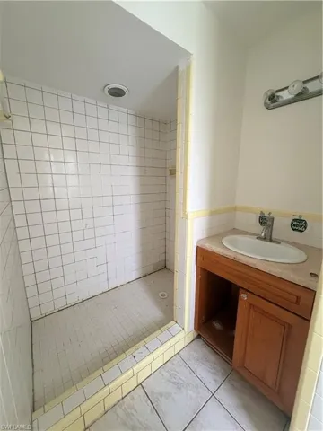 1742 Maple Dr, Fort Myers, Florida 33907