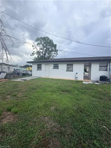 1742 Maple Dr, Fort Myers, Florida 33907