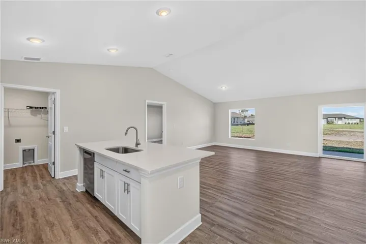 424 Nw 17th Pl, Cape Coral, Florida 33993