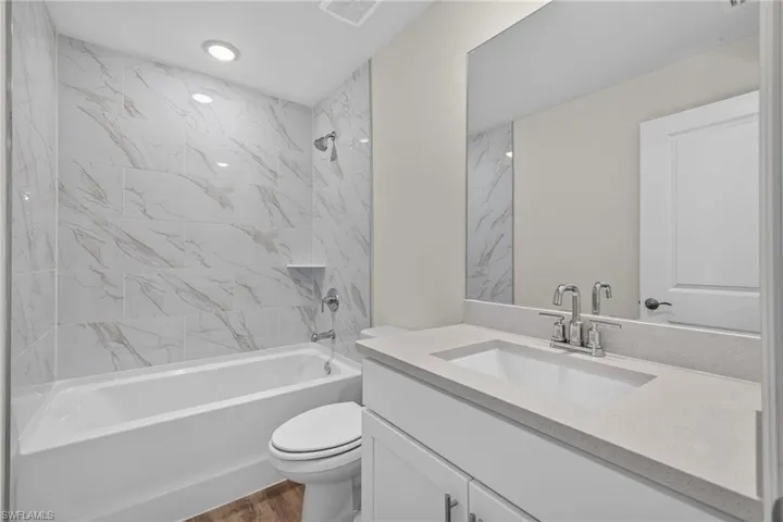 424 Nw 17th Pl, Cape Coral, Florida 33993