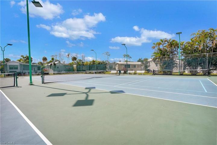 tennis/ pickleball