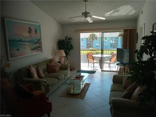 185 Grand Oaks Way R-206, Naples, Florida 34110