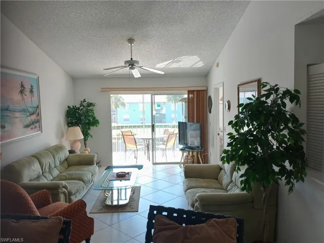 185 Grand Oaks Way R-206, Naples, Florida 34110
