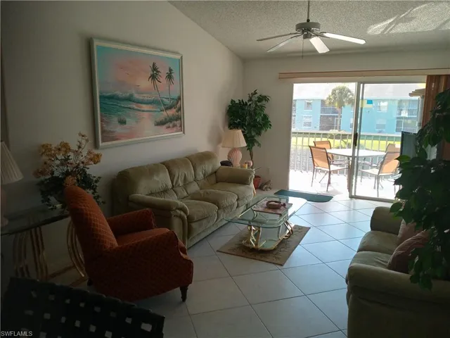 185 Grand Oaks Way R-206, Naples, Florida 34110