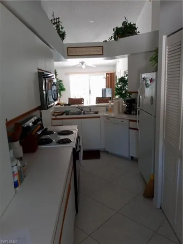 185 Grand Oaks Way R-206, Naples, Florida 34110