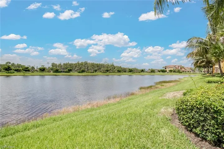 9514  Avellino  WAY, Naples, FL 34113