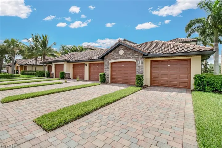 9514  Avellino  WAY, Naples, FL 34113