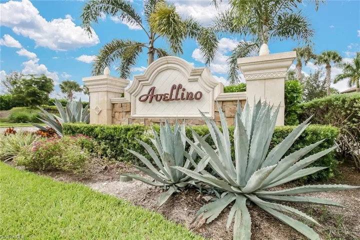 9514  Avellino  WAY, Naples, FL 34113