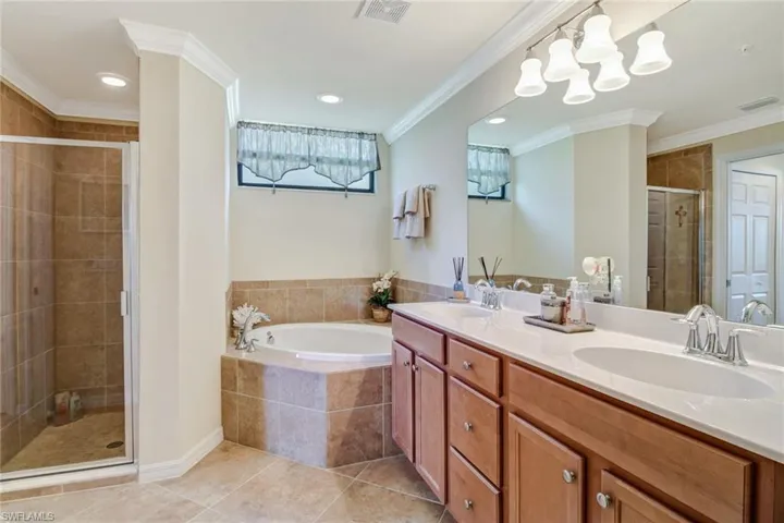 9514  Avellino  WAY, Naples, FL 34113