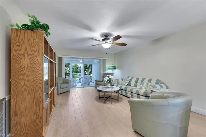 5419 5419 Rattlesnake Hamm Rd 105f, Naples, Florida 34113