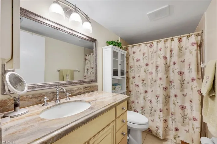 5419 5419 Rattlesnake Hamm Rd 105f, Naples, Florida 34113
