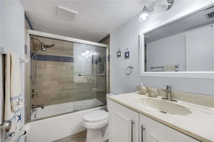 5419 5419 Rattlesnake Hamm Rd 105f, Naples, Florida 34113