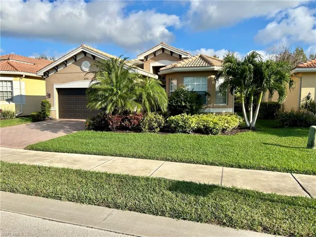 6701  Marbella  LN, Naples, FL 34105