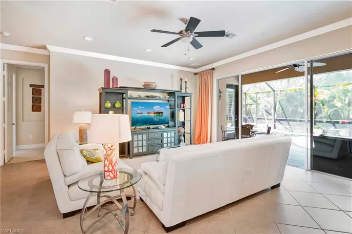 6701  Marbella  LN, Naples, FL 34105
