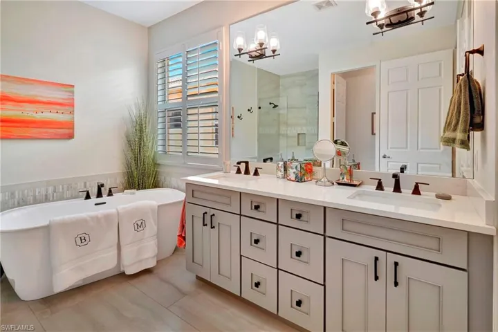 6701  Marbella  LN, Naples, FL 34105