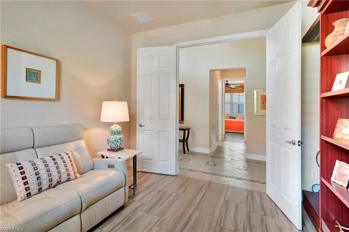 6701  Marbella  LN, Naples, FL 34105