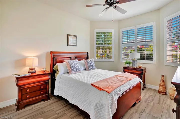 6701  Marbella  LN, Naples, FL 34105