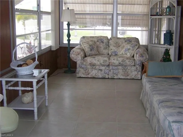 Florida room with tons of windows!!