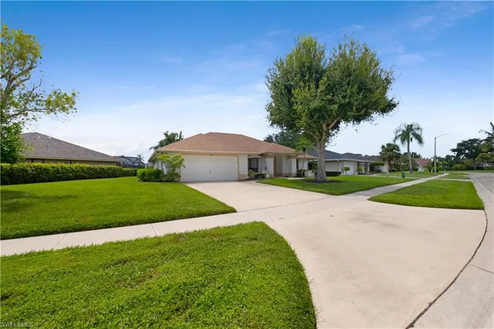 9744  Campbell  CIR, Naples, FL 34109