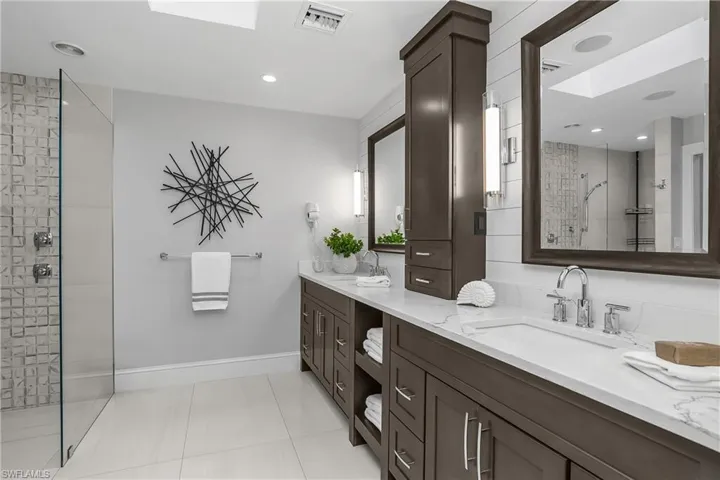 720 Shadow Lake Ln, Naples, Florida 34108