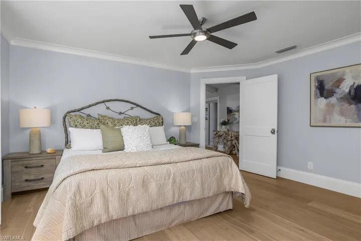 720 Shadow Lake Ln, Naples, Florida 34108
